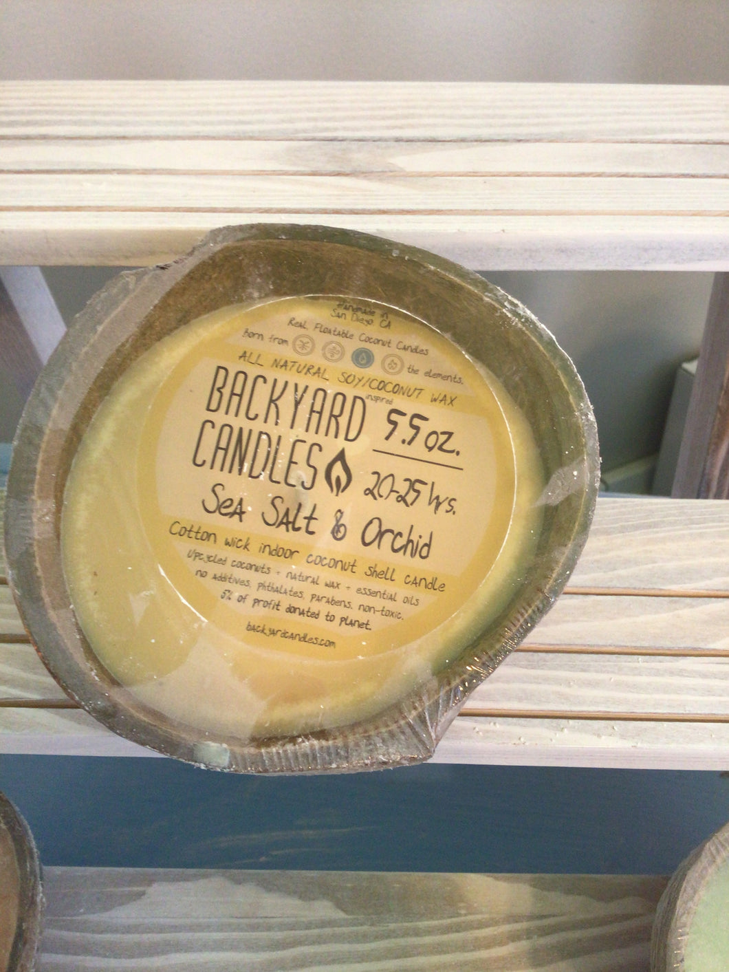 Sea Salt and Orchid - Backyard Candle 5.5 oz